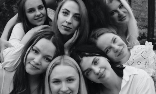 Comunidad de Mujeres que atraen relaciones genuinas